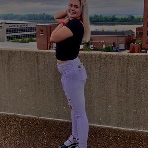 Meet your Posher, Layla